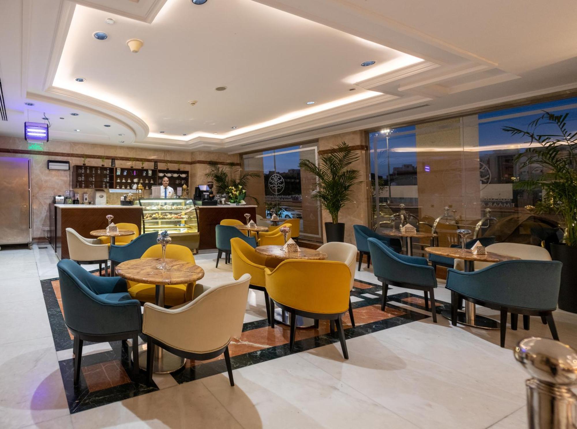 อัล ไอมัน รอยัล โฮเต็ล  Hotel Medina ภายนอก รูปภาพ The lounge at the airport