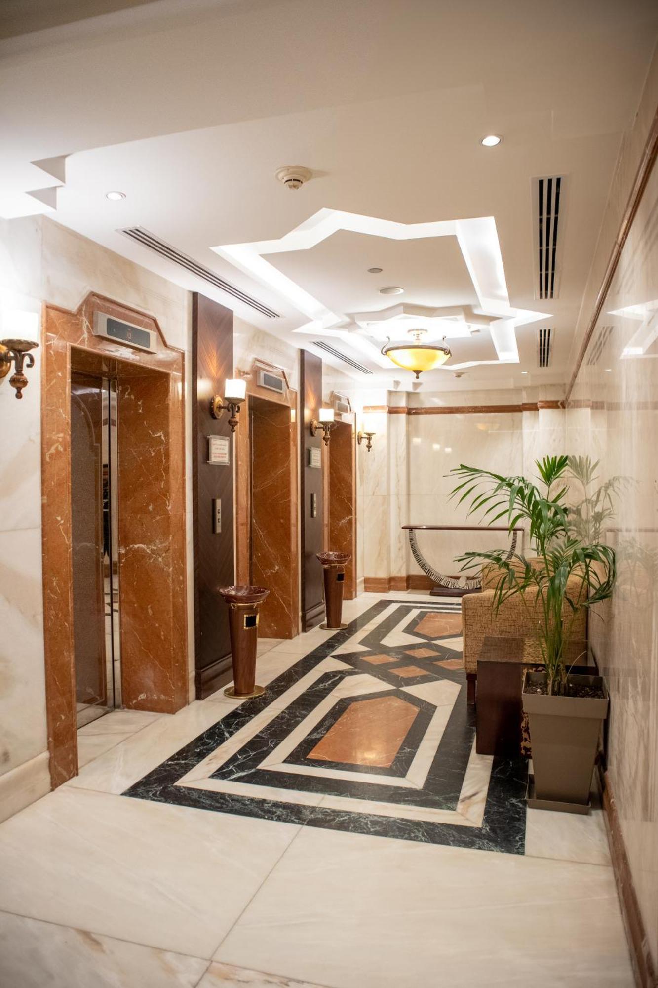 อัล ไอมัน รอยัล โฮเต็ล  Hotel Medina ภายนอก รูปภาพ The elevators