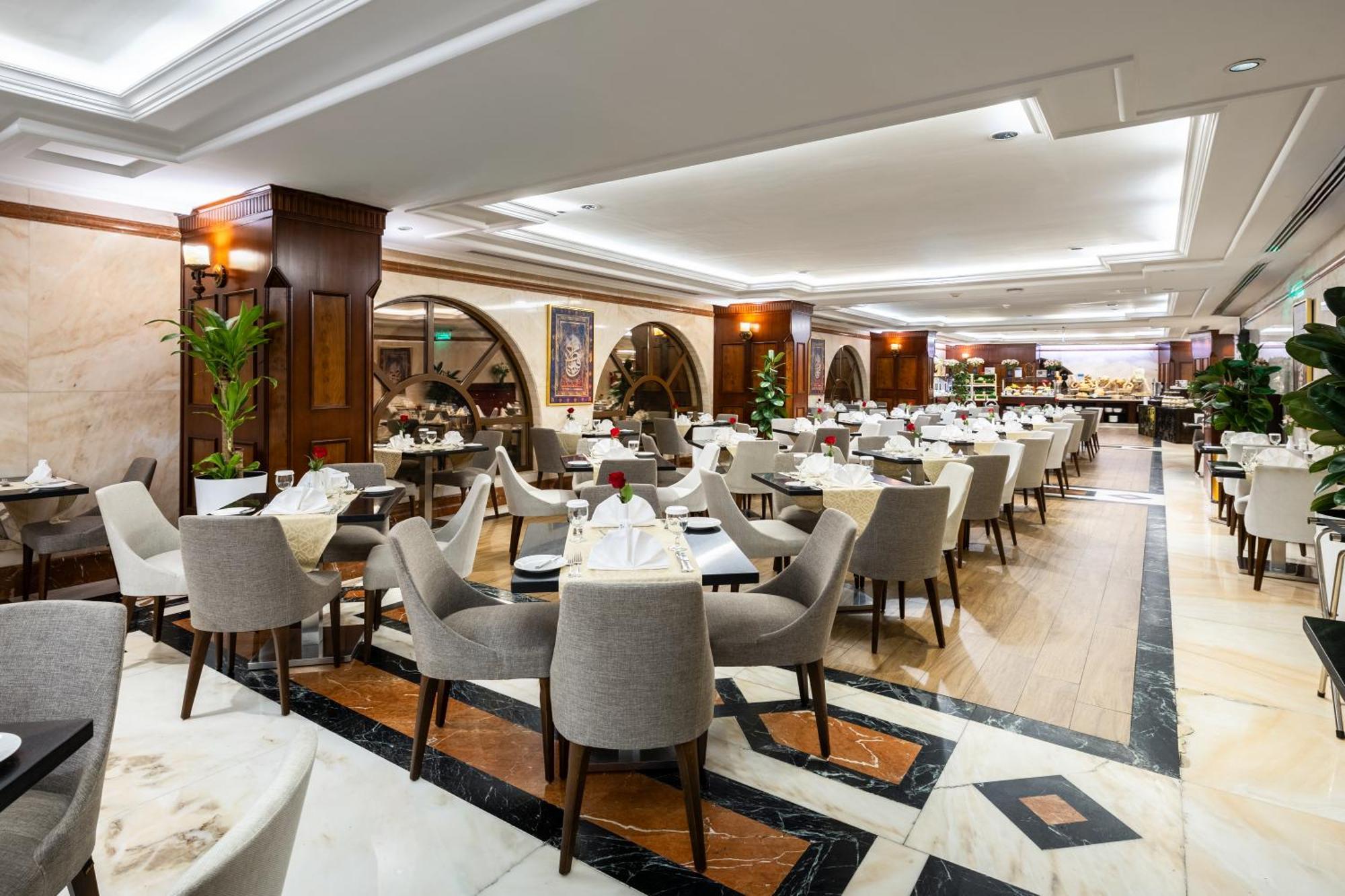 อัล ไอมัน รอยัล โฮเต็ล  Hotel Medina ภายนอก รูปภาพ